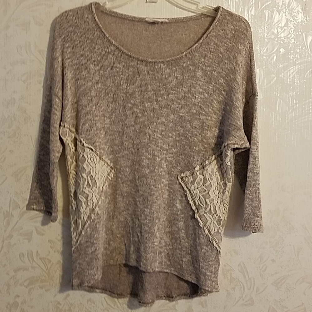 Light weight sweater